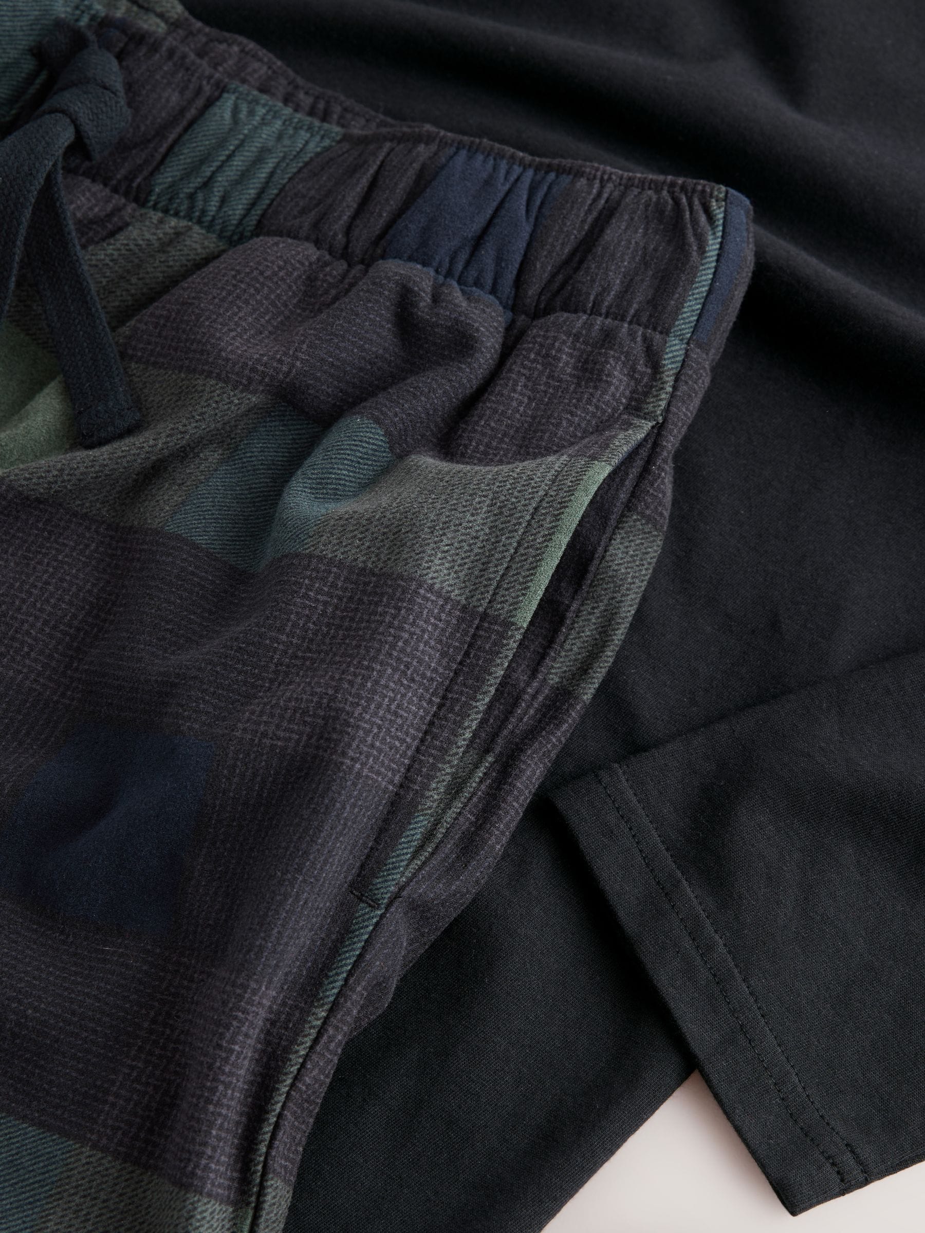 Zwart/groen/blauw - Motionflex - Behaaglijke pyjama met lange mouwen
