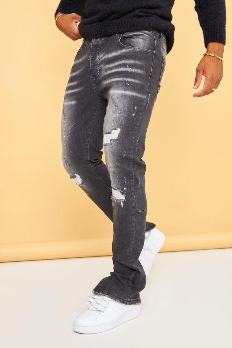 Jeans noir usé avec tâches et déchiré