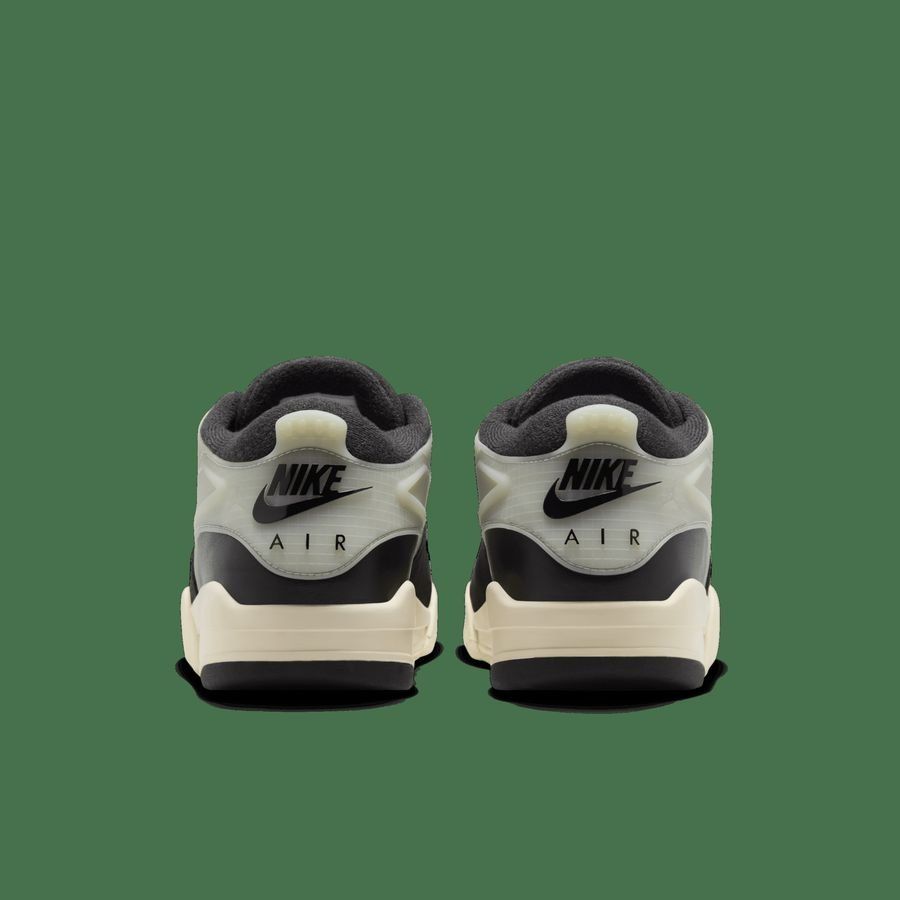 Air Jordan 4 RM