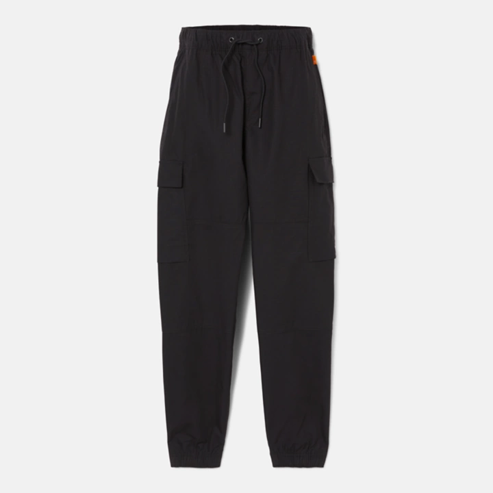 Calça utilitária cargo jogger masculina na cor preta.