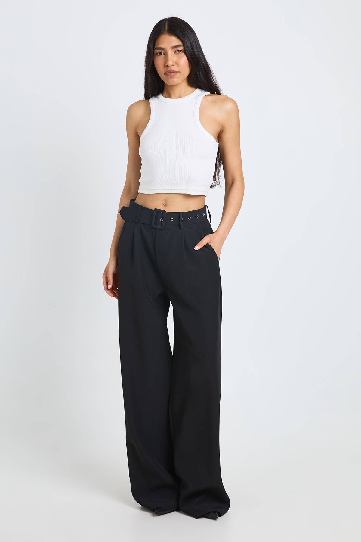 boohoo Pantalon Large À Jambes Larges Avec Ceinture En Tissu Assorti Pour Grande Taille