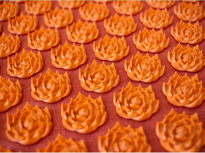 Pranamat Eco Massage Set – Matte und Kissen dunkelorange Nahhaltiges, handgefertigtes Rücken- und Kopfmassage Set