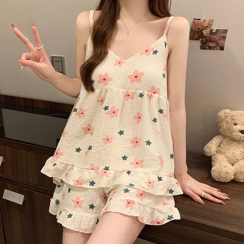 Dazzli - Pyjamaset: Top met gebloemde ruches en camisole + shorts