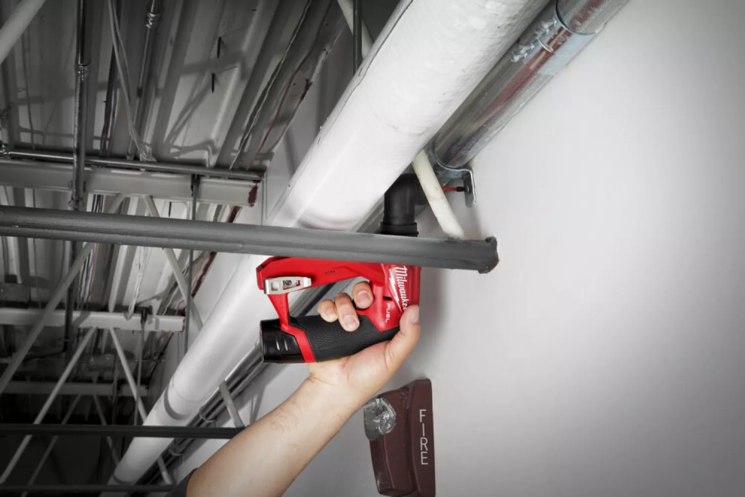 Milwaukee M12 FDDXKIT-202X 12V Li-Ion accu boor-/schroefmachine set (2x 2.0Ah accu) in HD-Box - 34Nm