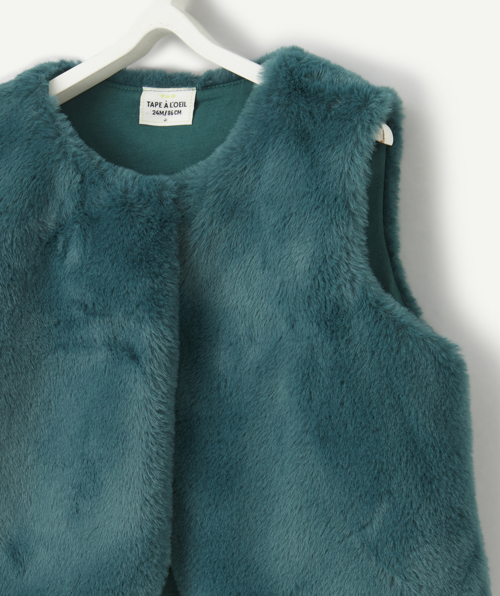 CARDIGAN SANS MANCHES BÉBÉ FILLE EN REMBOURRAGE RECYCLÉ ET IMITATION FOURRURE VERTE