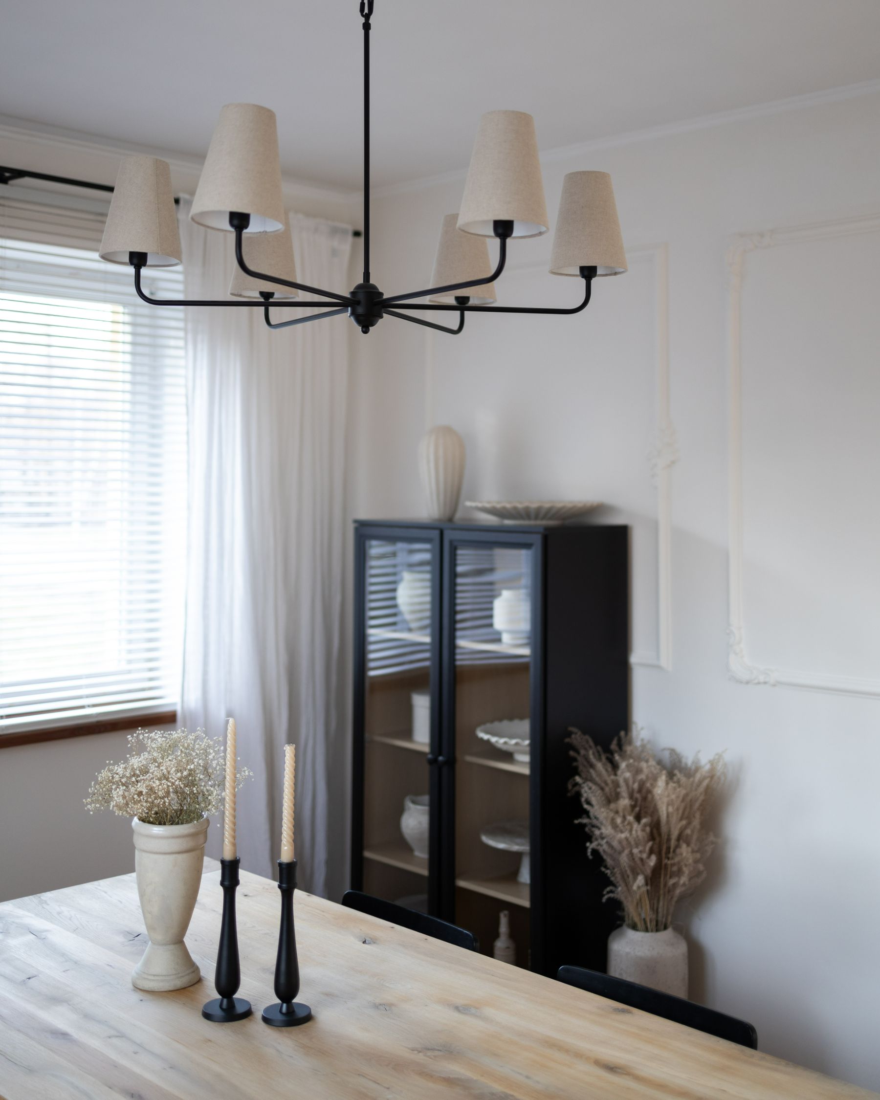 Glazen vitrinekast TINGLEDALE 80 cm Zwart