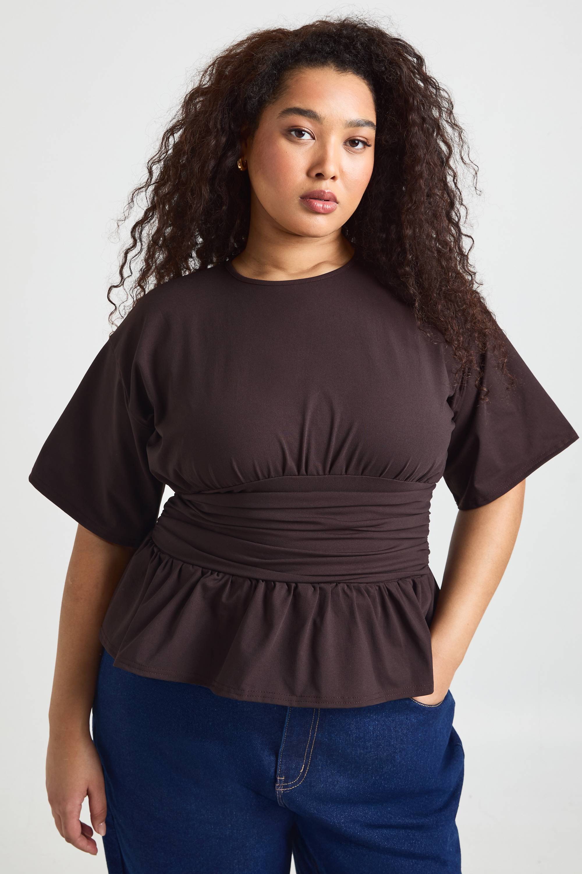 boohoo Haut Grande Taille À Buste Froncé Et Détail Taille Corset