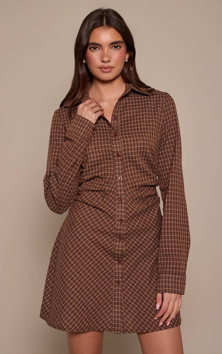 Marron Robe Chemise À Carreaux Cintrée À Manches Longues Avec Boutonnage