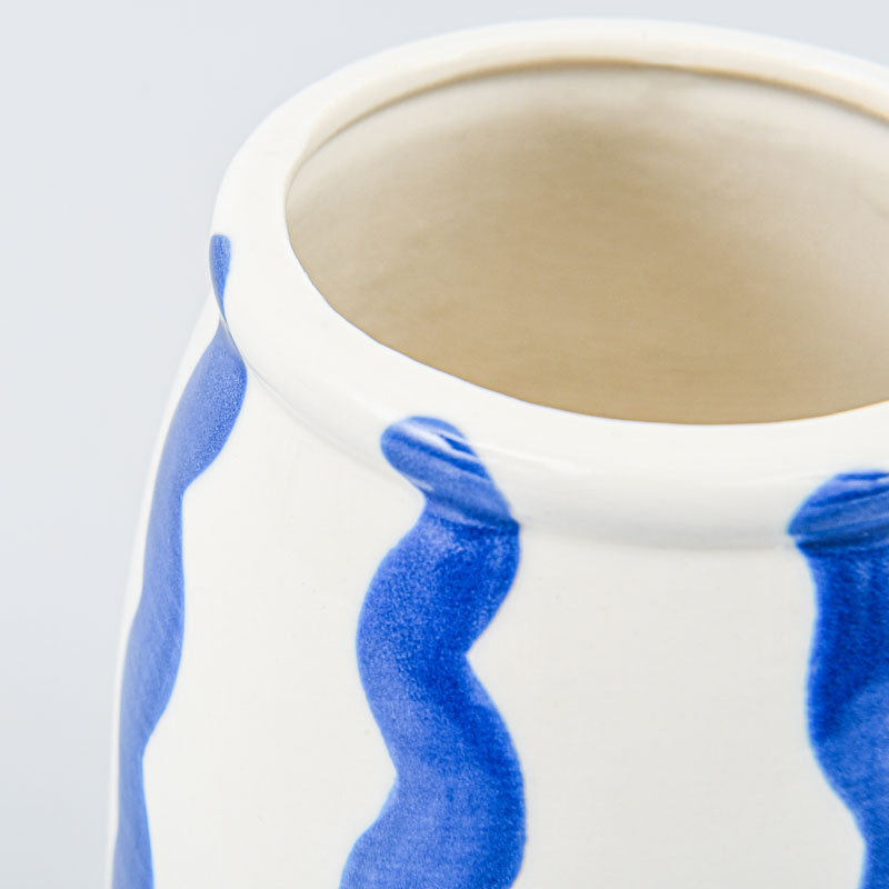 Vase rayé bleu