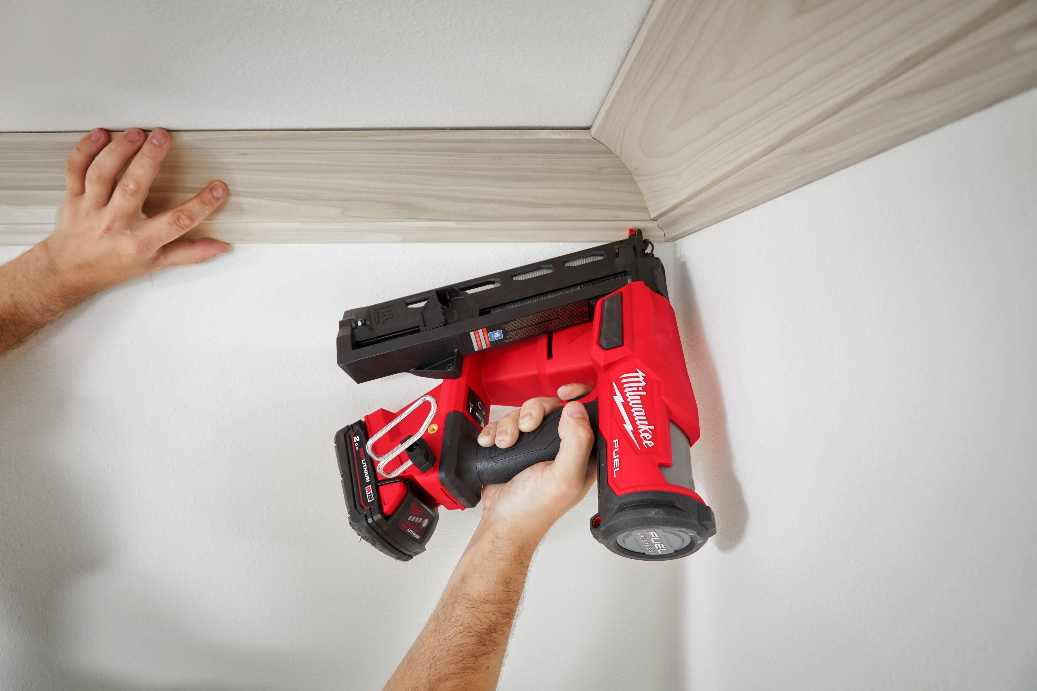 Milwaukee M18 FUEL™ FN16GA-202X Accu Afwerktacker 16Ga 18V 2.0Ah in HD-Box - 4933478092