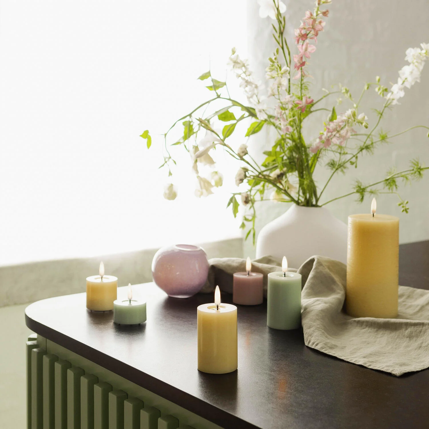 Uyuni  LED Rustic Pillar lys, Light Lavender - H10 cm.