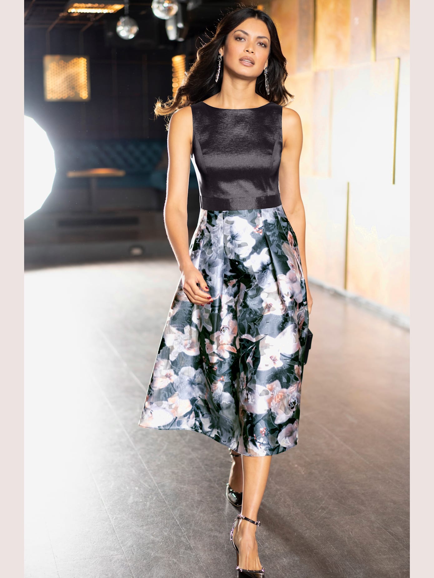 Robe de cocktail jolie structure