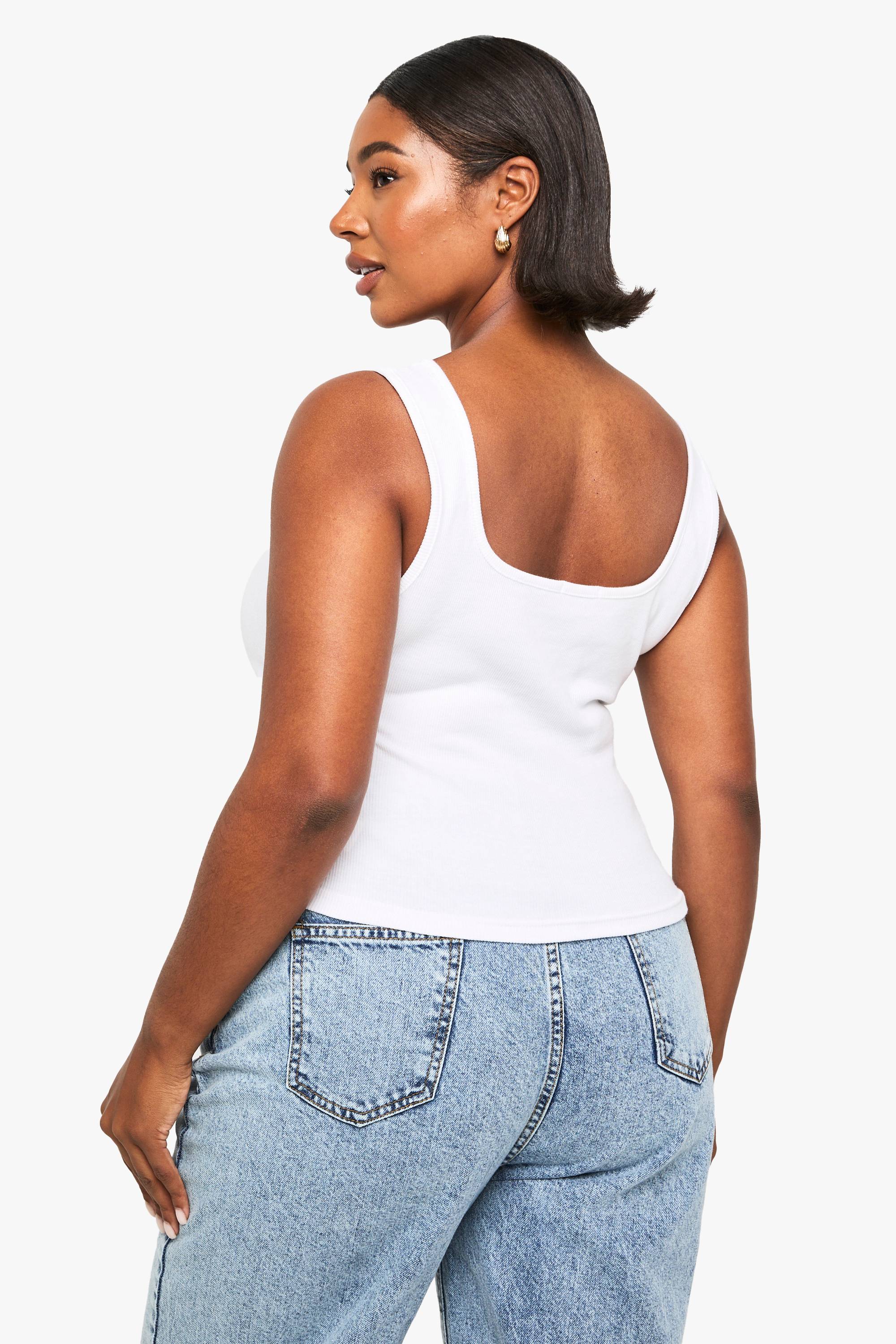 boohoo Débardeur Court À Encolure Échancrée Avec Détail Boutons Décoratifs