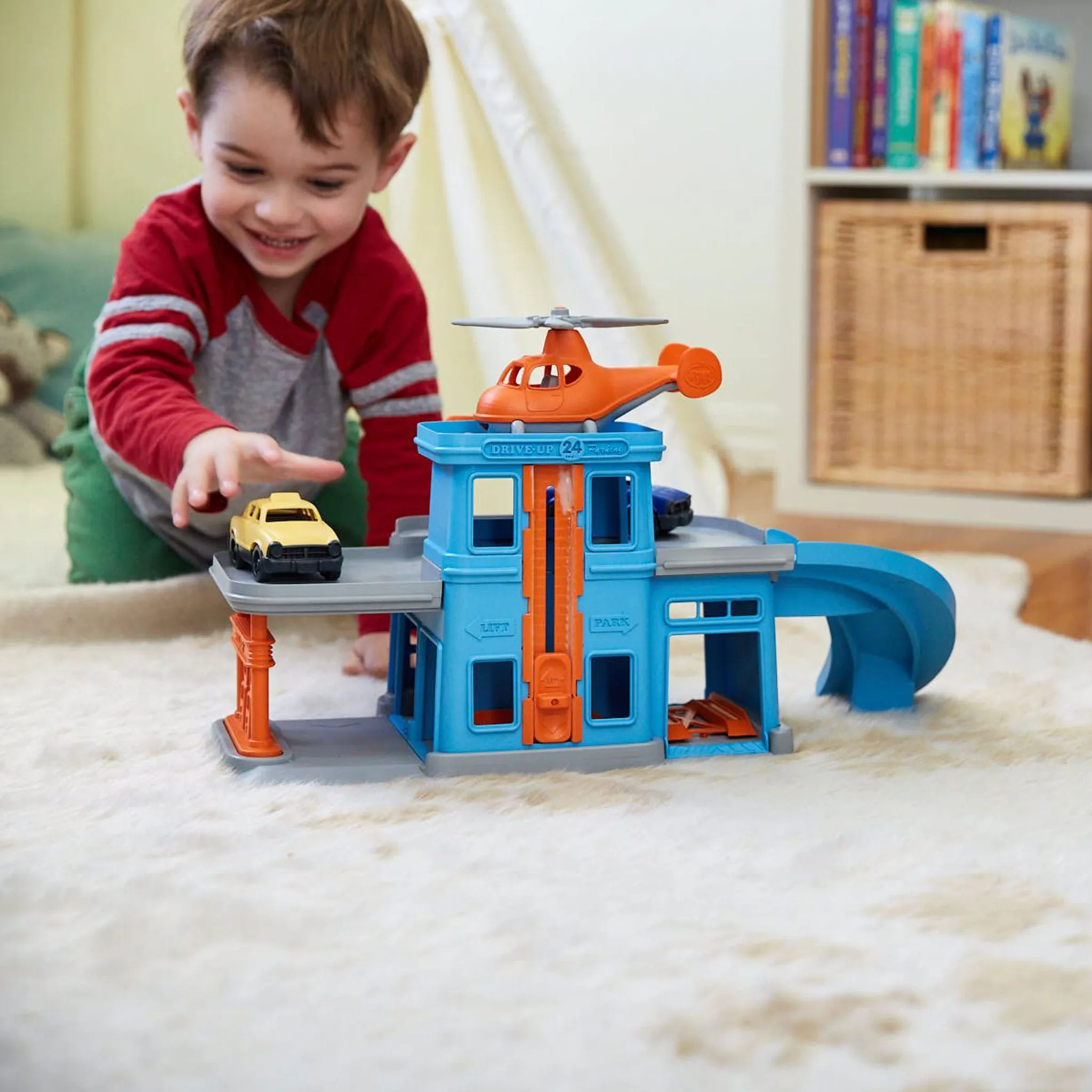 Green Toys Garage avec Hélicoptère Voitur