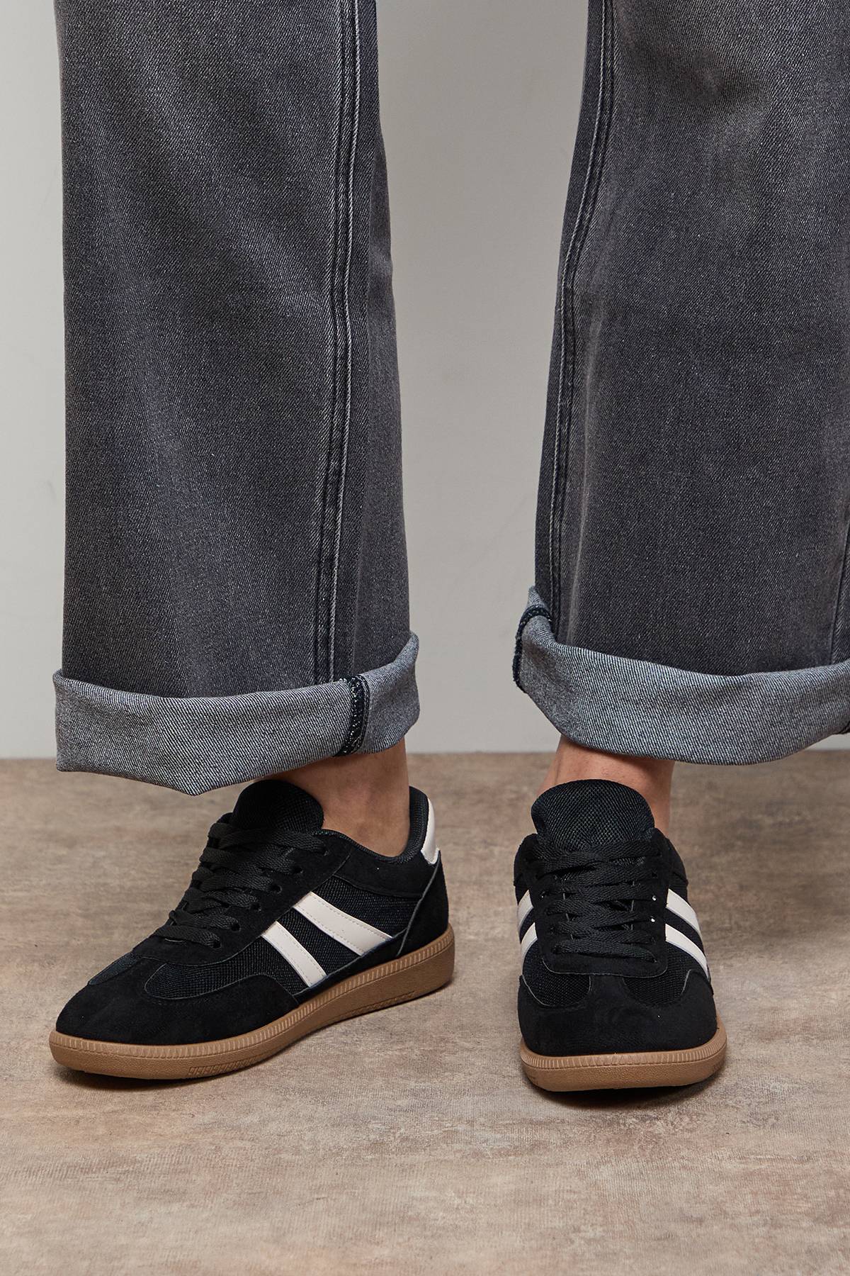 Oasis Baskets Jenna à Lacets en synthétique avec Détails en Mesh