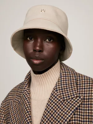 Chapéu Bucket Chic TH com Monograma