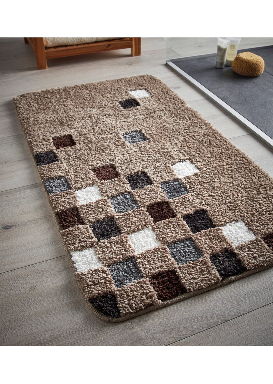 Tapis de salle de bain tufté à motif graphique