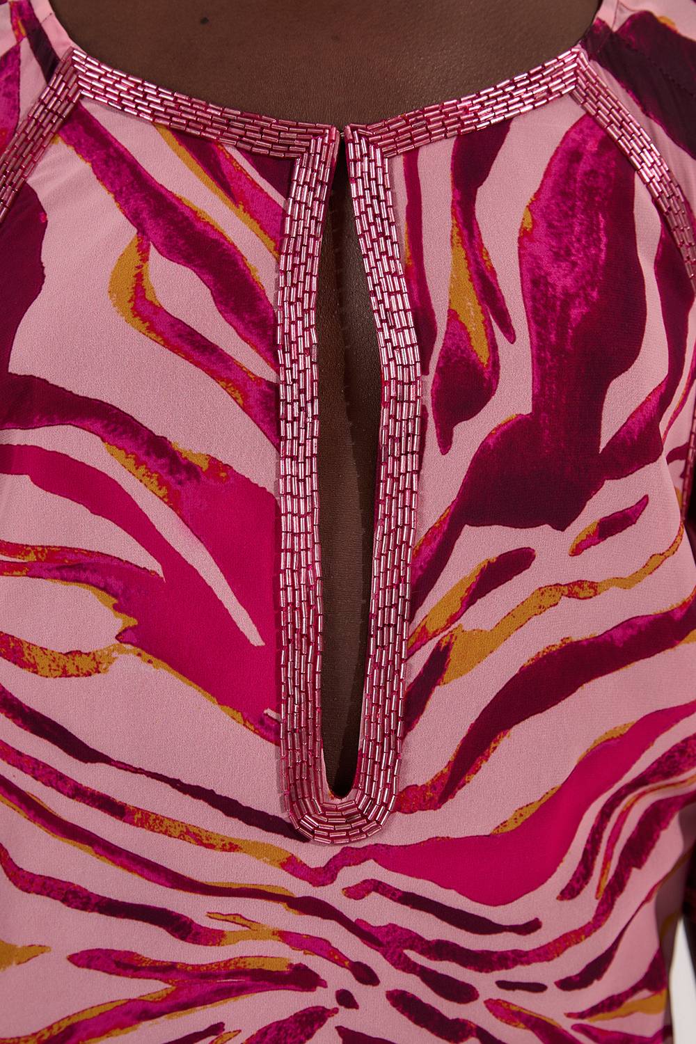 KarenMillen Robe Maxi Tissée à Manches Courtes en Georgette Ornée d'Imprimé Animalier