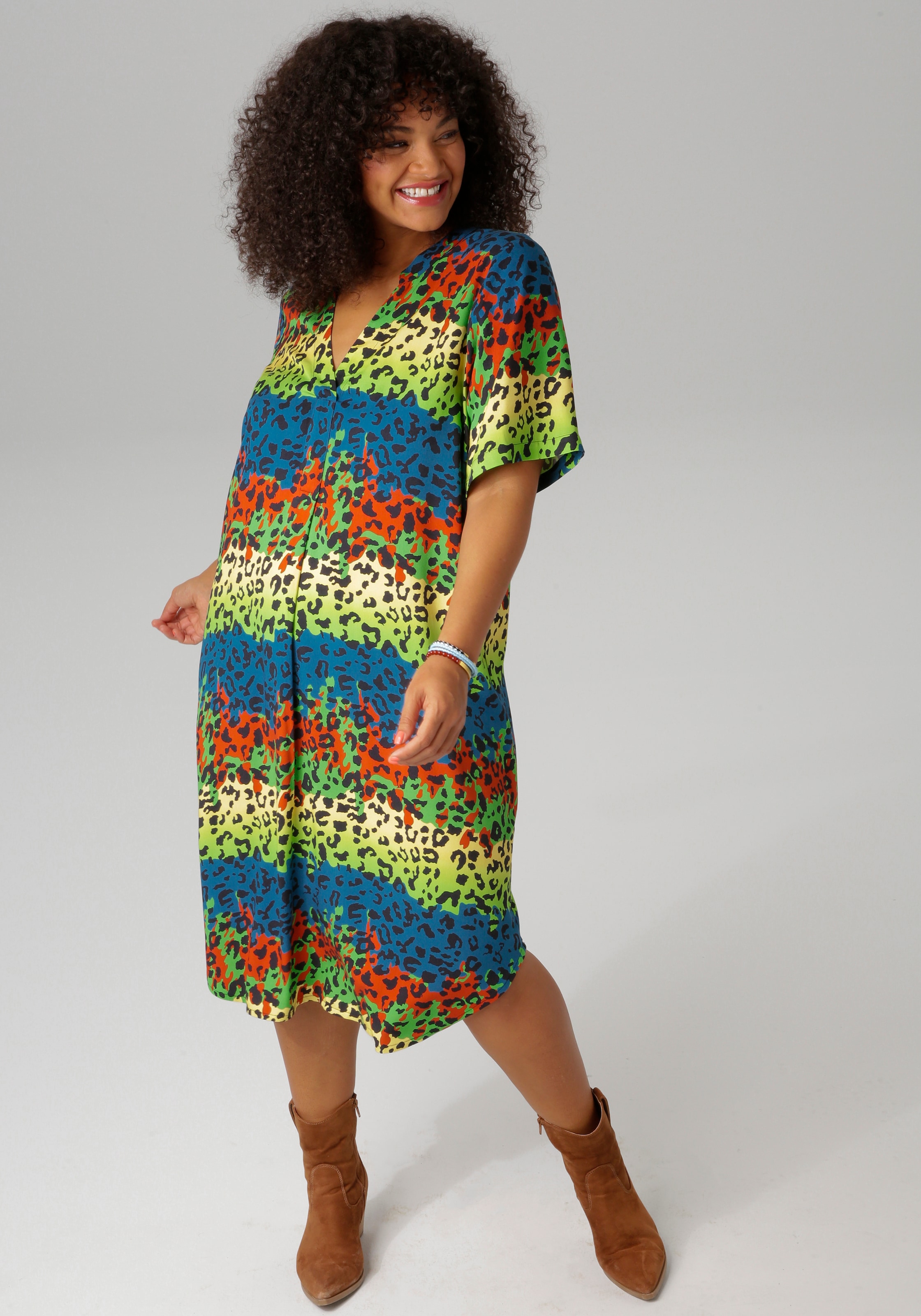 Aniston PLUS Blusenkleid mit farbenfrohem Animal-Print
