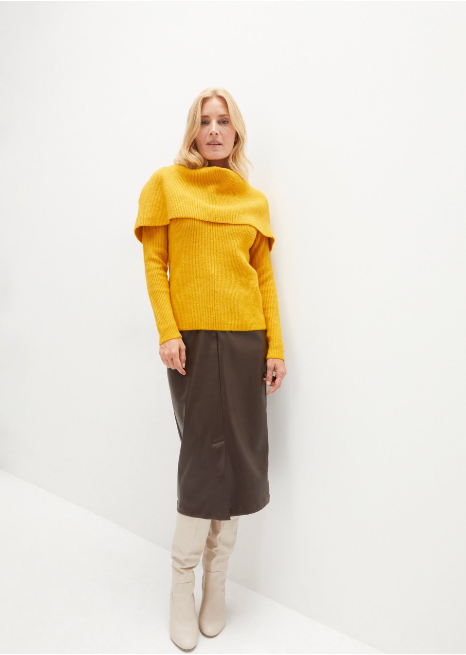 Pull avec empiècement cape modulable