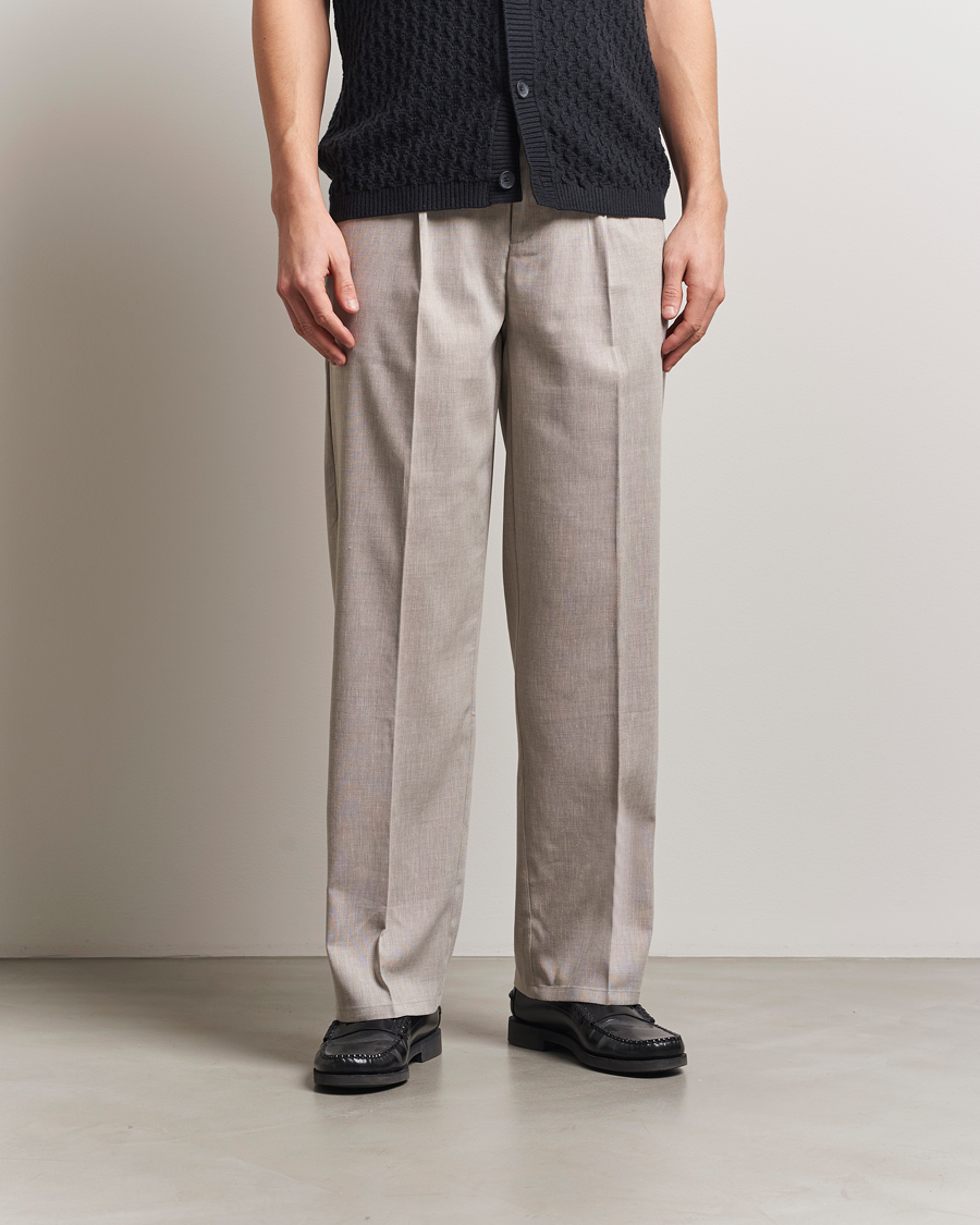 Les Deux Reece Pleated Slub Suit Pants Light Sand