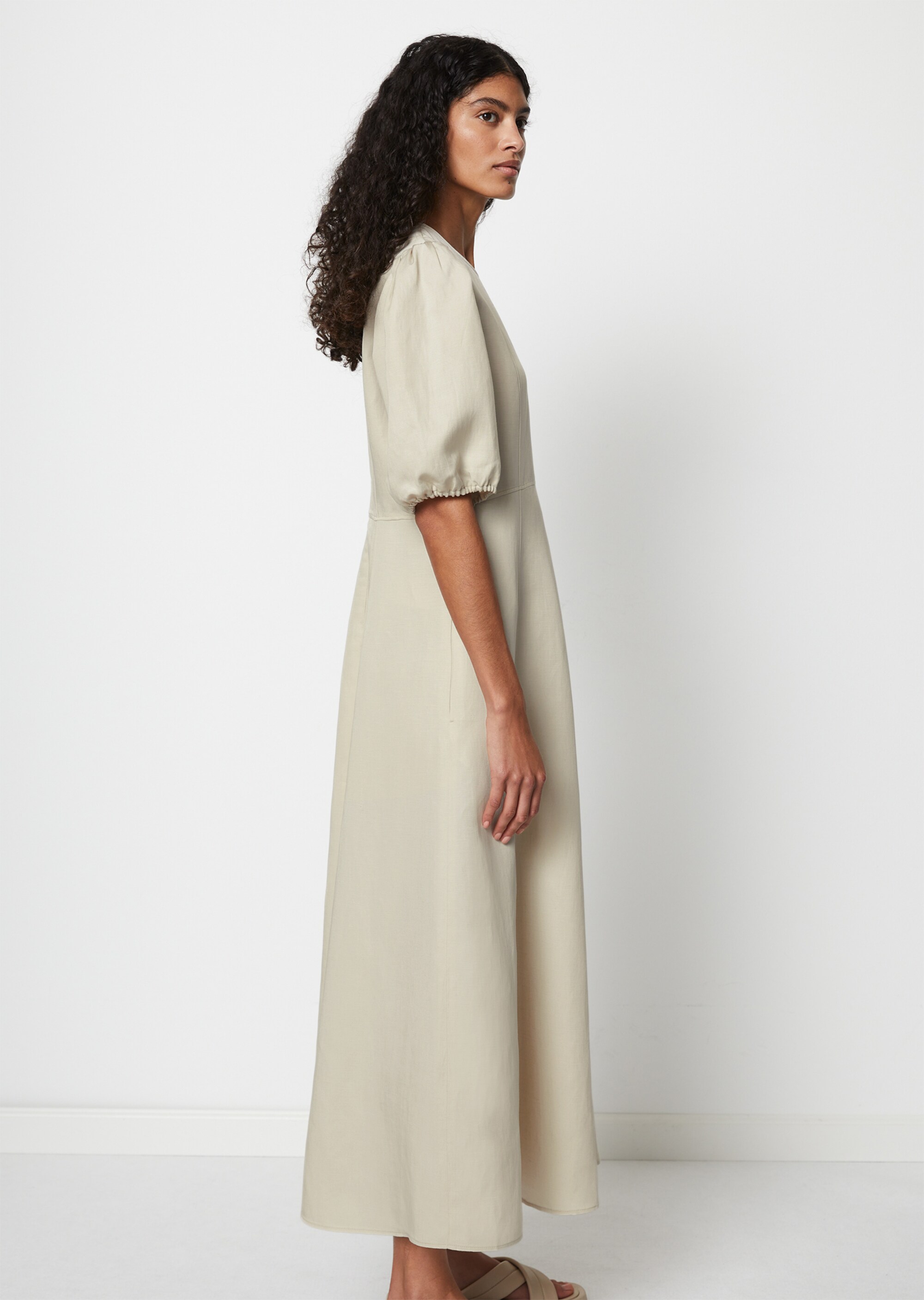 Kleid mit Puffärmeln aus Lyocell-Leinen-Mix
