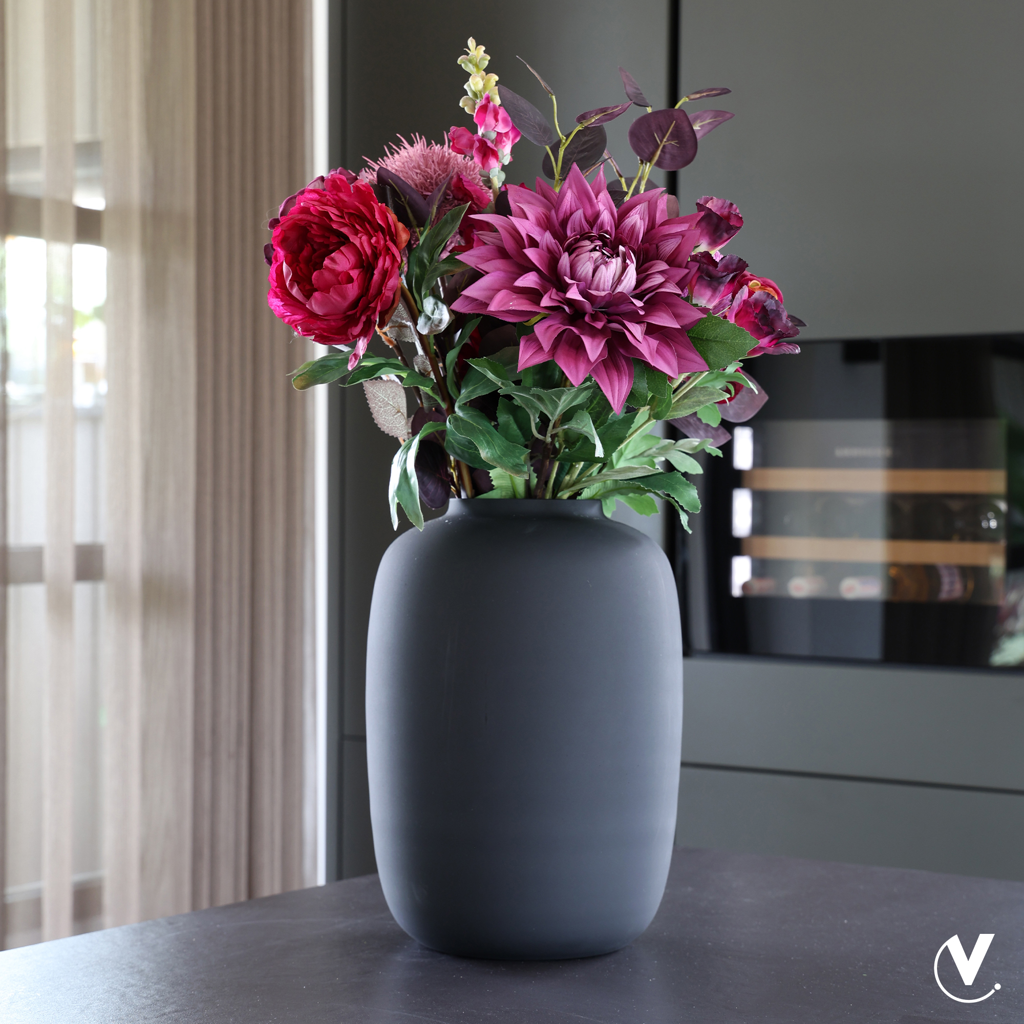 Vaas Artic M black Ø25 x H35 cm