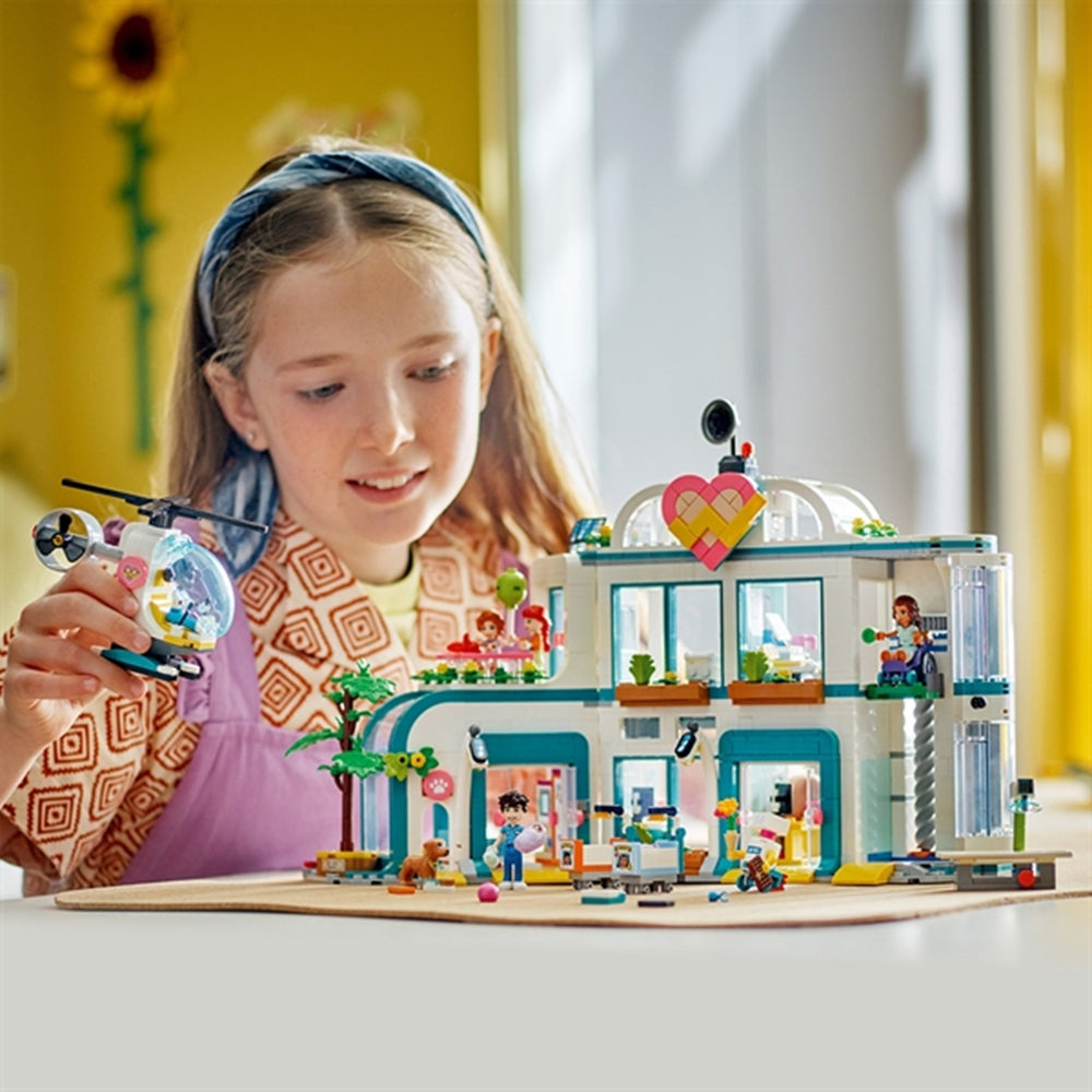 Køb LEGO® Friends Heartlake City Hospital