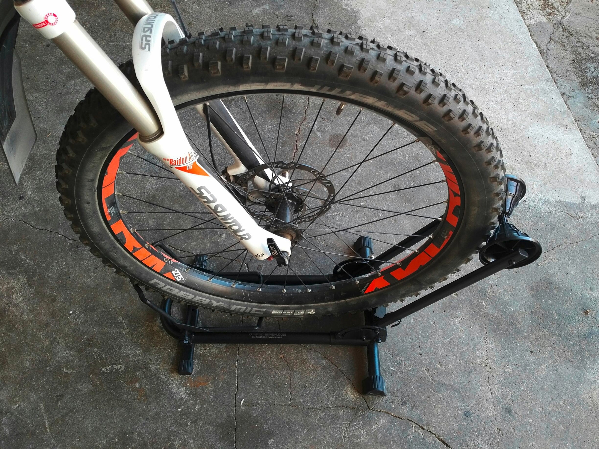 Fahrradständer für die Heckgarage für E-Bikes - Mit Reifenbreite 5