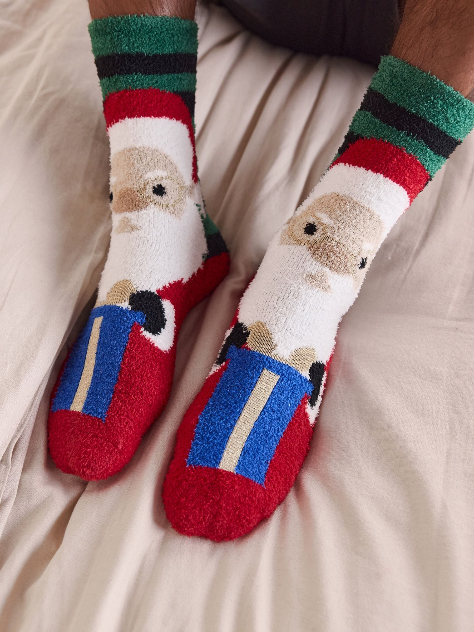 Rood/Groen kerstman en rendier - Christmas Pattern Cosy Socks 2 Pack