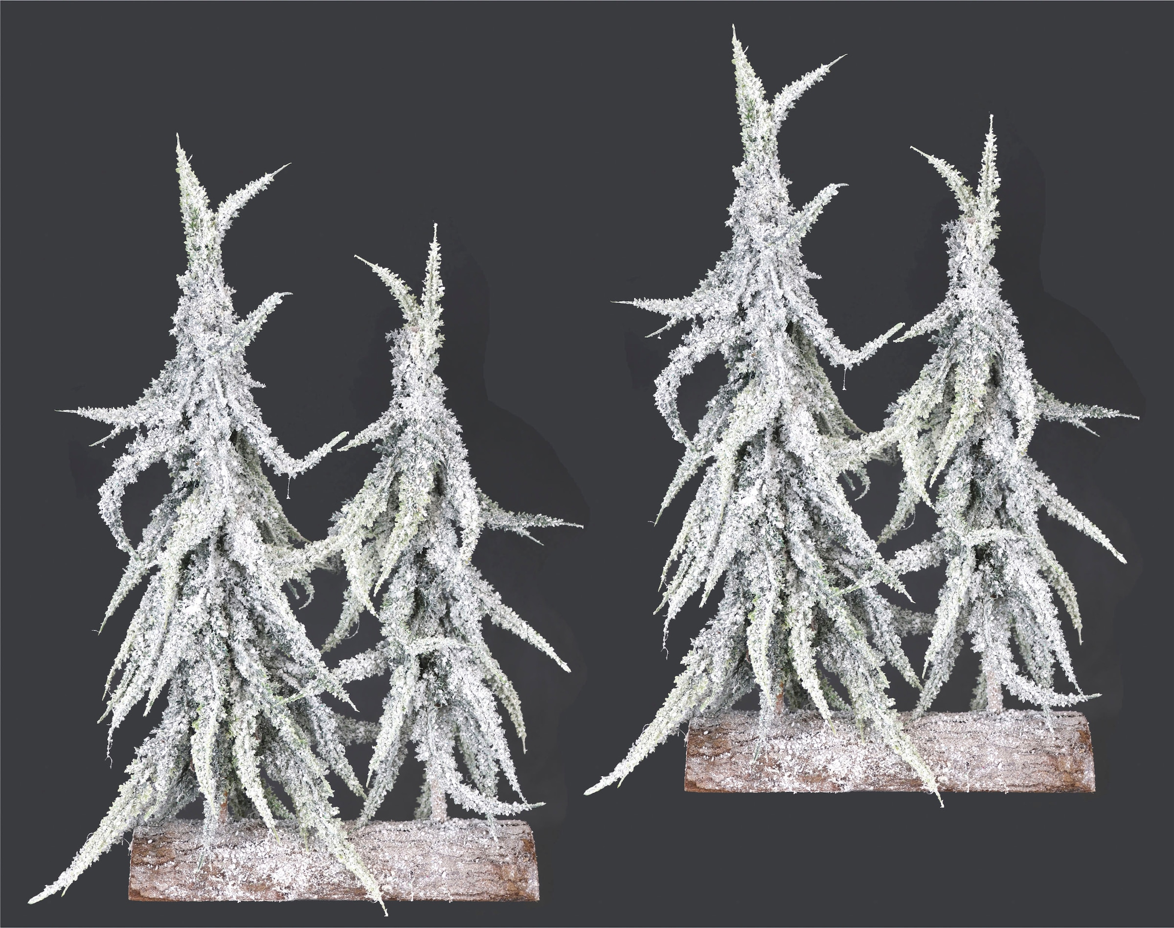 I.GE.A. Dekobaum »Weihnachtsdeko, Weihnachtsbaum« Tannenbaum auf Rinde 34 cm