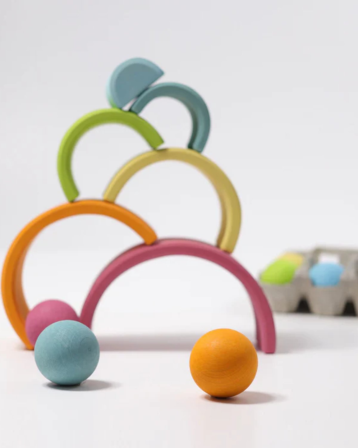 Regnbue Medium Pastel – Stableleke i Tre | Montessori Leker