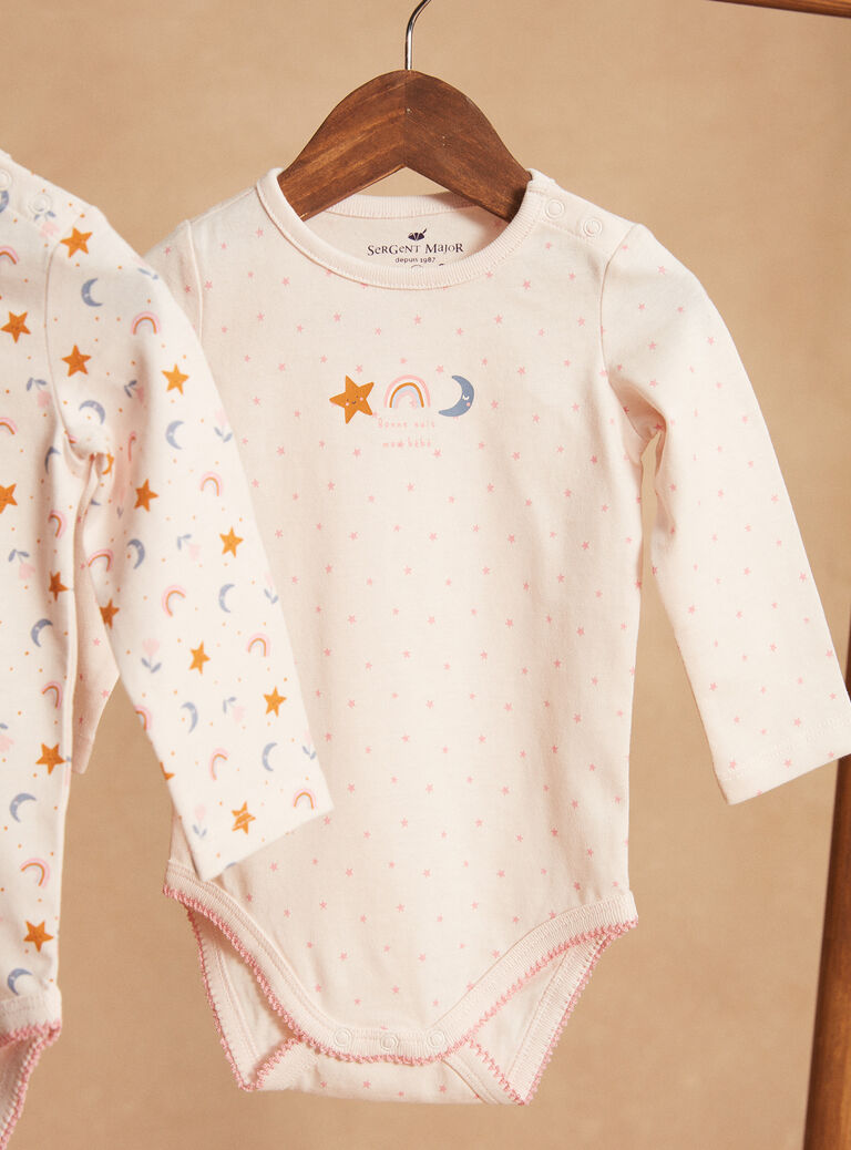 2 bodies blush en coton bio à imprimé et à motifs étoiles, lunes, arc-en-ciel et fleuri