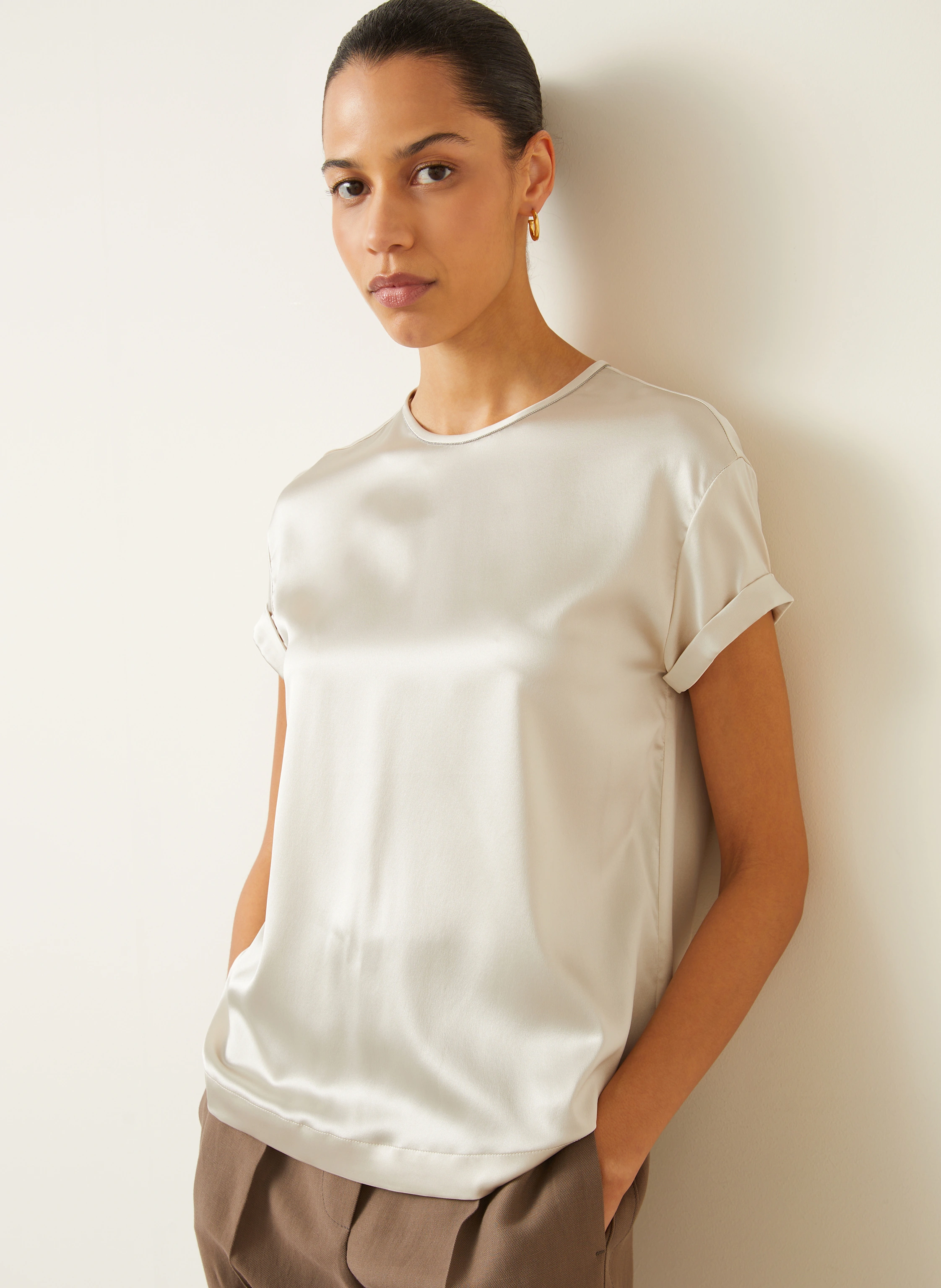 BRUNELLO CUCINELLI Blusenshirt aus Seide mit Schmucksteinen