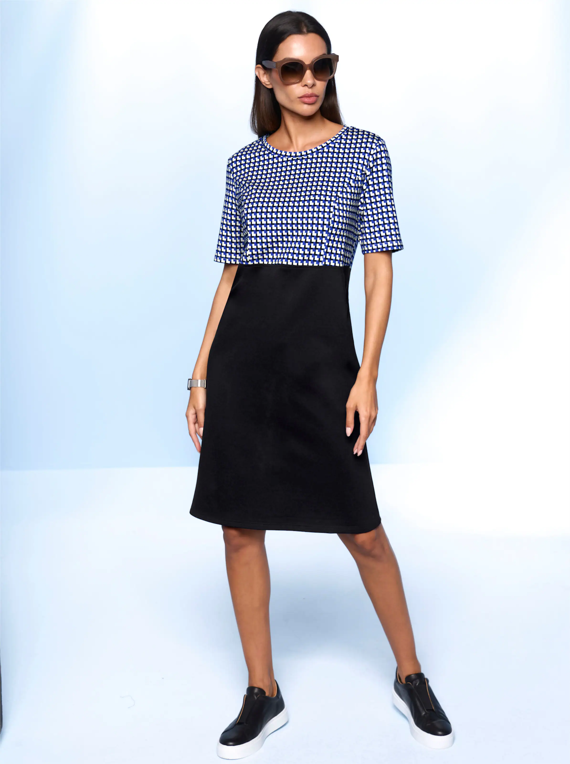 heine Druck-Kleid in royalblau-schwarz-gemustert