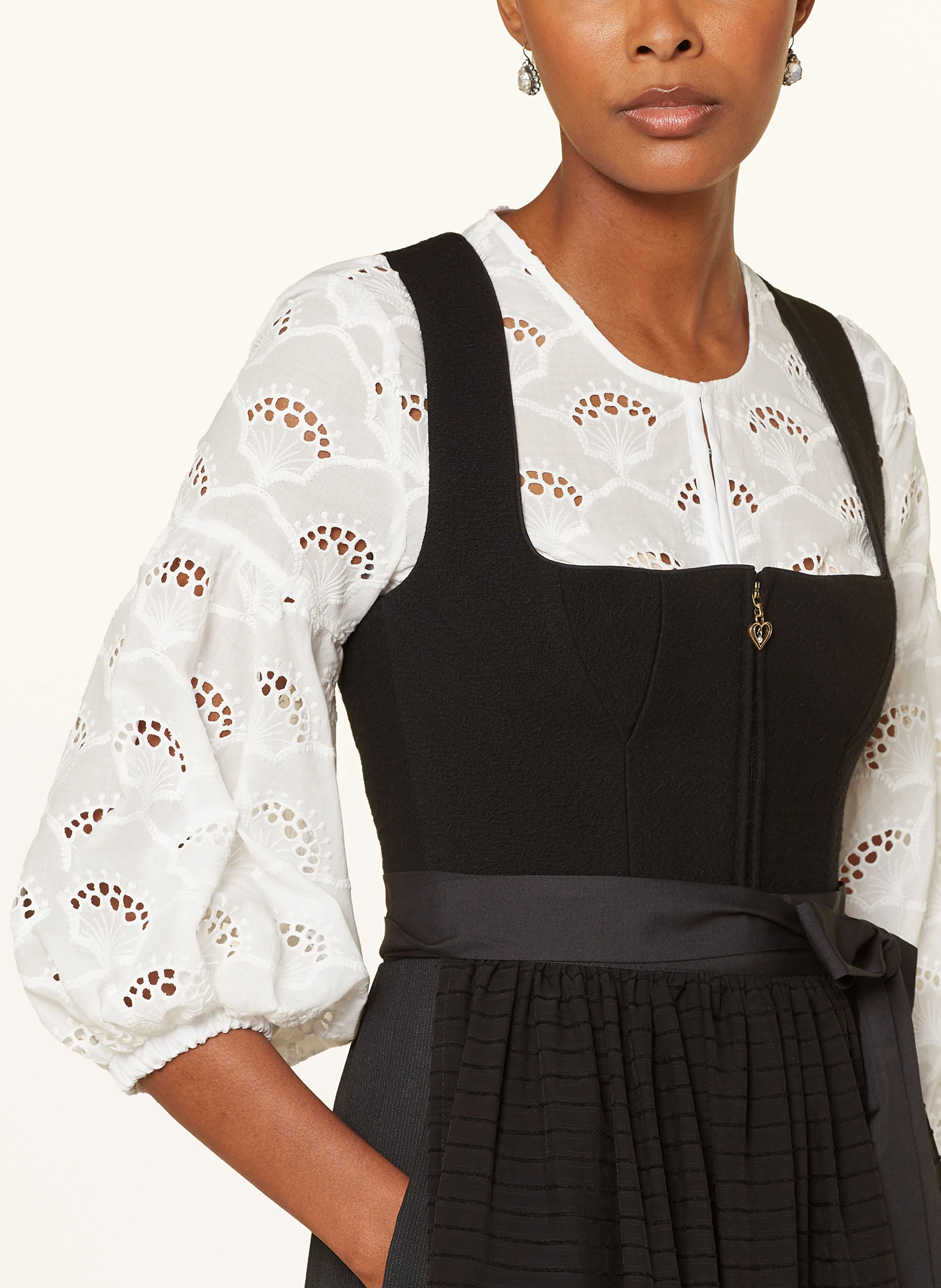 SPORTALM Dirndlbluse aus Lochspitze mit 3/4-Arm