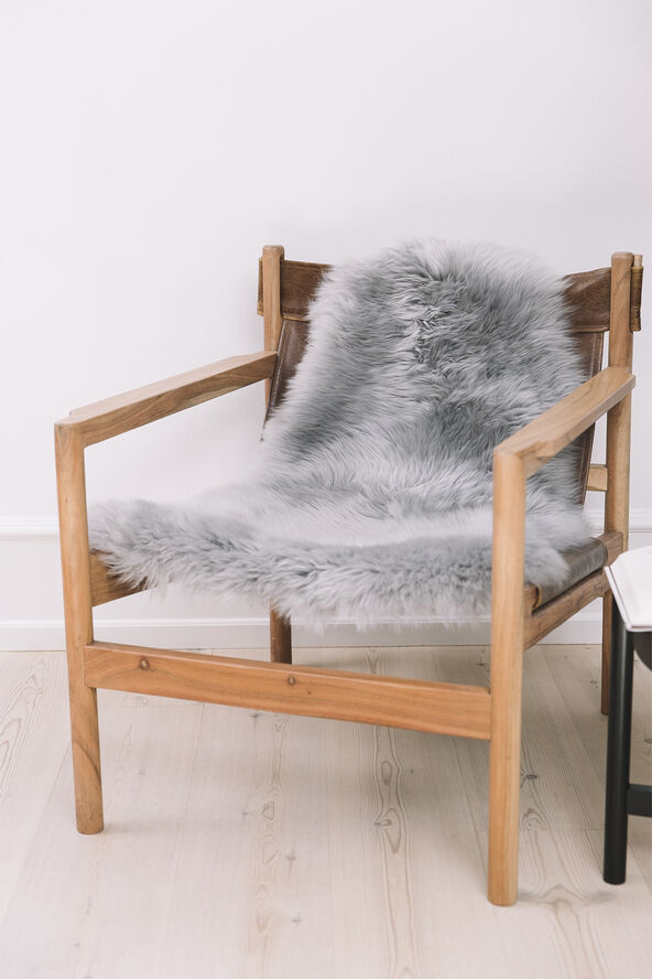 NATURES Collection 90cm-up New Zealand Sheepskin, Long Wool Light Grey 90x60
