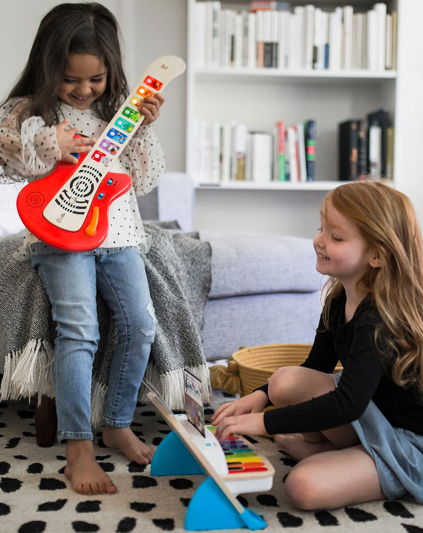 Gitarre BABY EINSTEIN MAGIC TOUCH in bunt