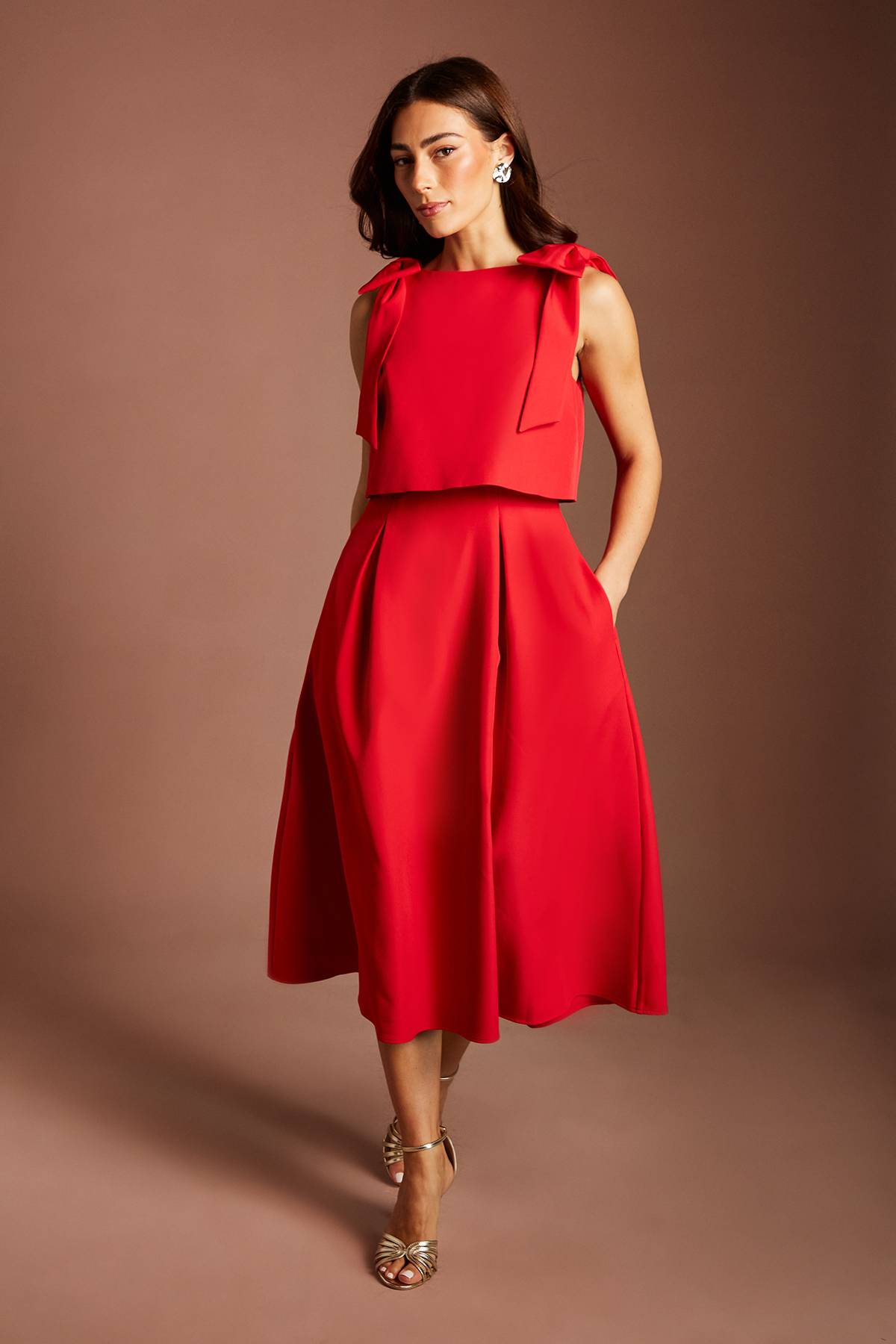 Coast Robe Midi Sans Manches Avec Nœuds Aux Épaules Et Superposition De Corsage