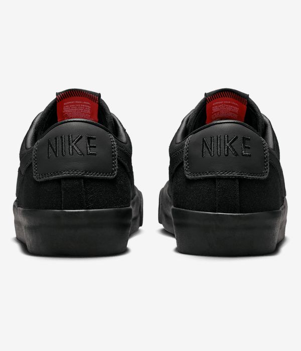 Nike SB Zoom Blazer Low Pro GT Schuh (black black black)