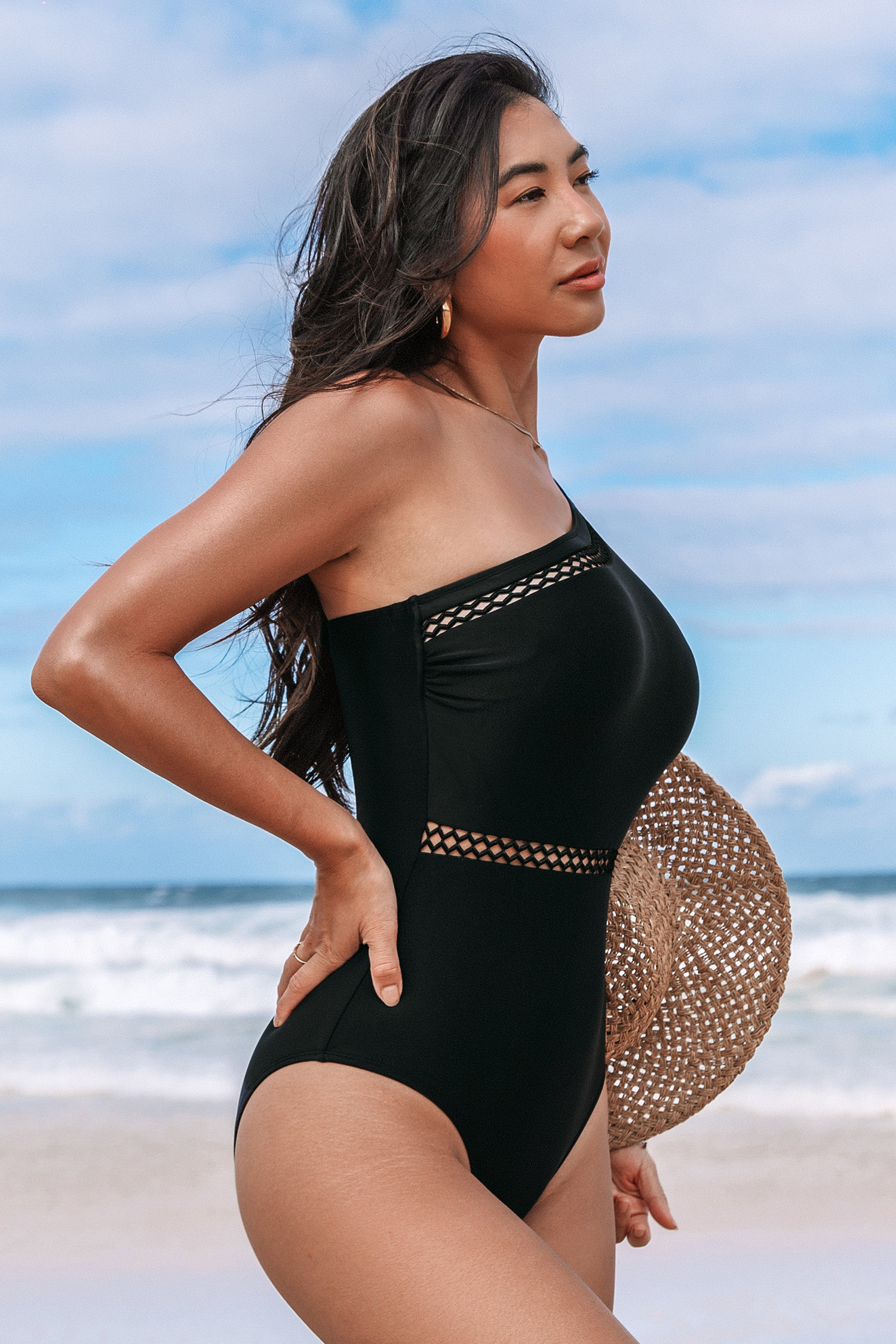 Maillot de bain une pièce à une épaule découpé noir