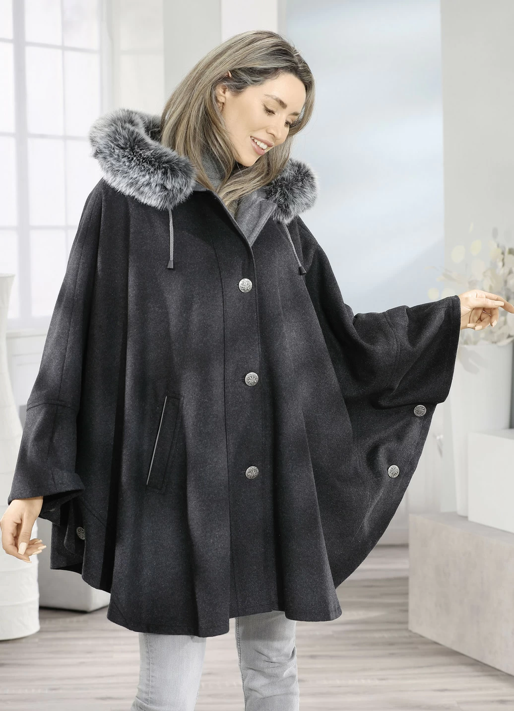 Cape mit Knopfleiste