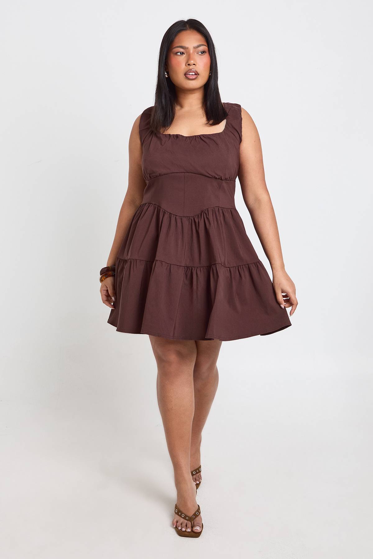 boohoo Robe Mini Grande Taille En Bengaline À Encolure Carrée