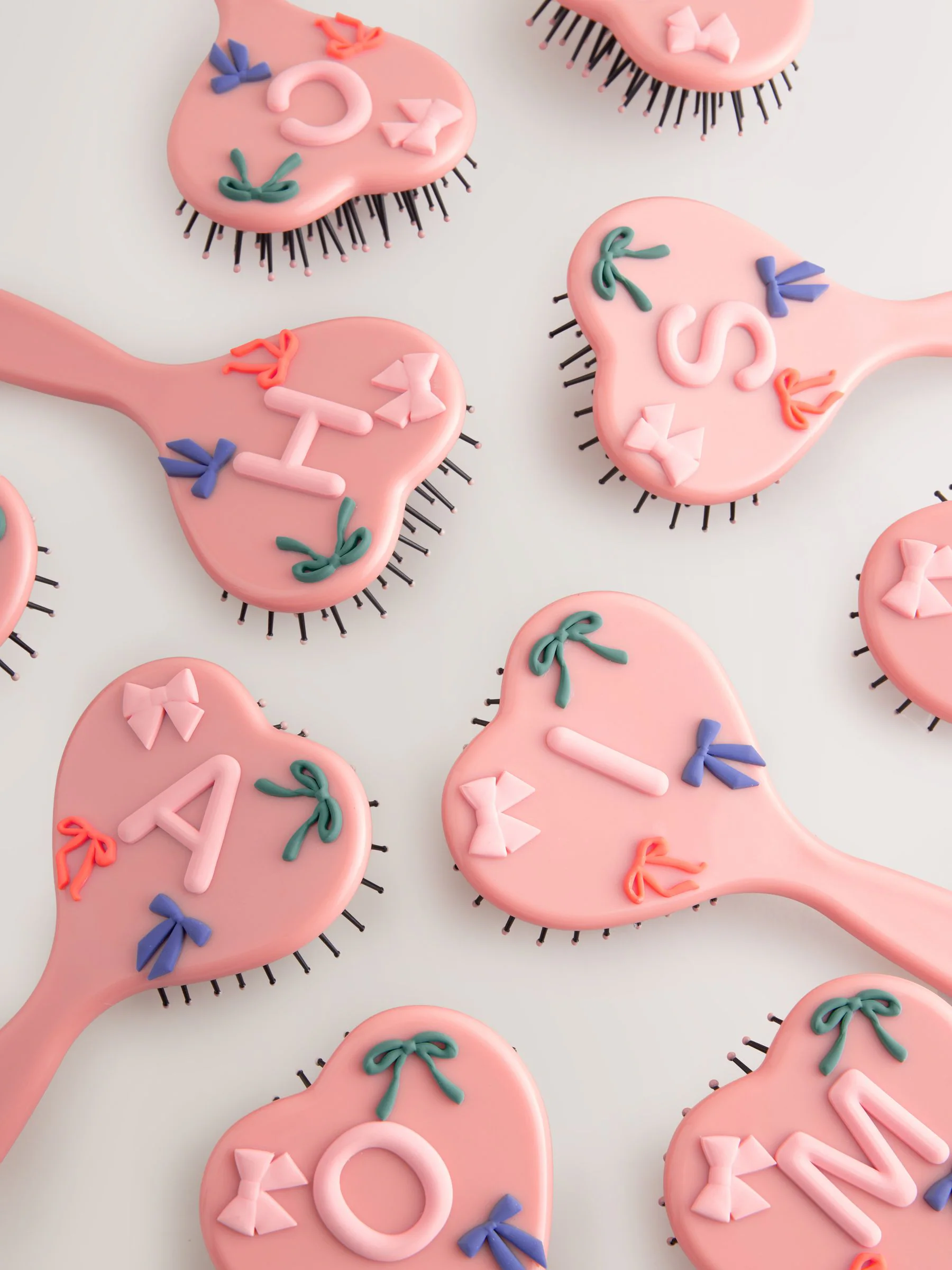 Roze - Initial Hair Brush With Bows
