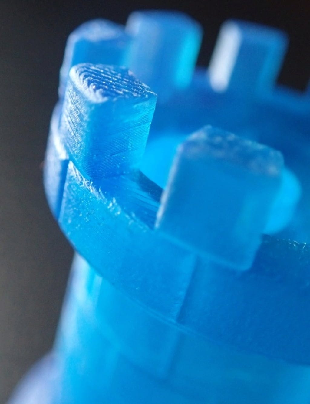 Liqcreate  Deep Blue, 1000 g    Hochauflösendes Allzweck-Photopolymer für SLA und DLP 3D-Drucker in Blau