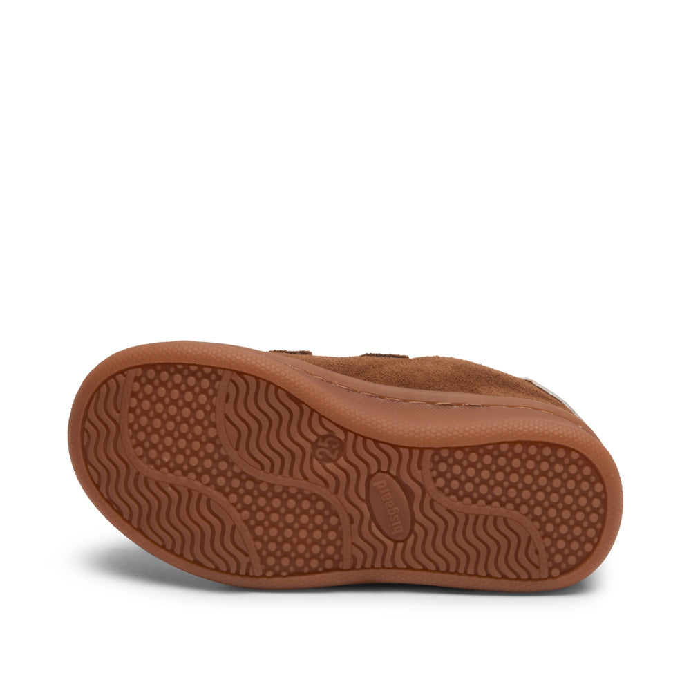 Bay v sneakers