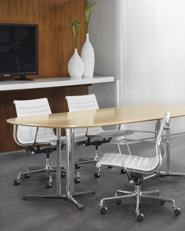 Vitra EA 117 bureaustoel Hopsak zwart, verchroomd, harde wielen