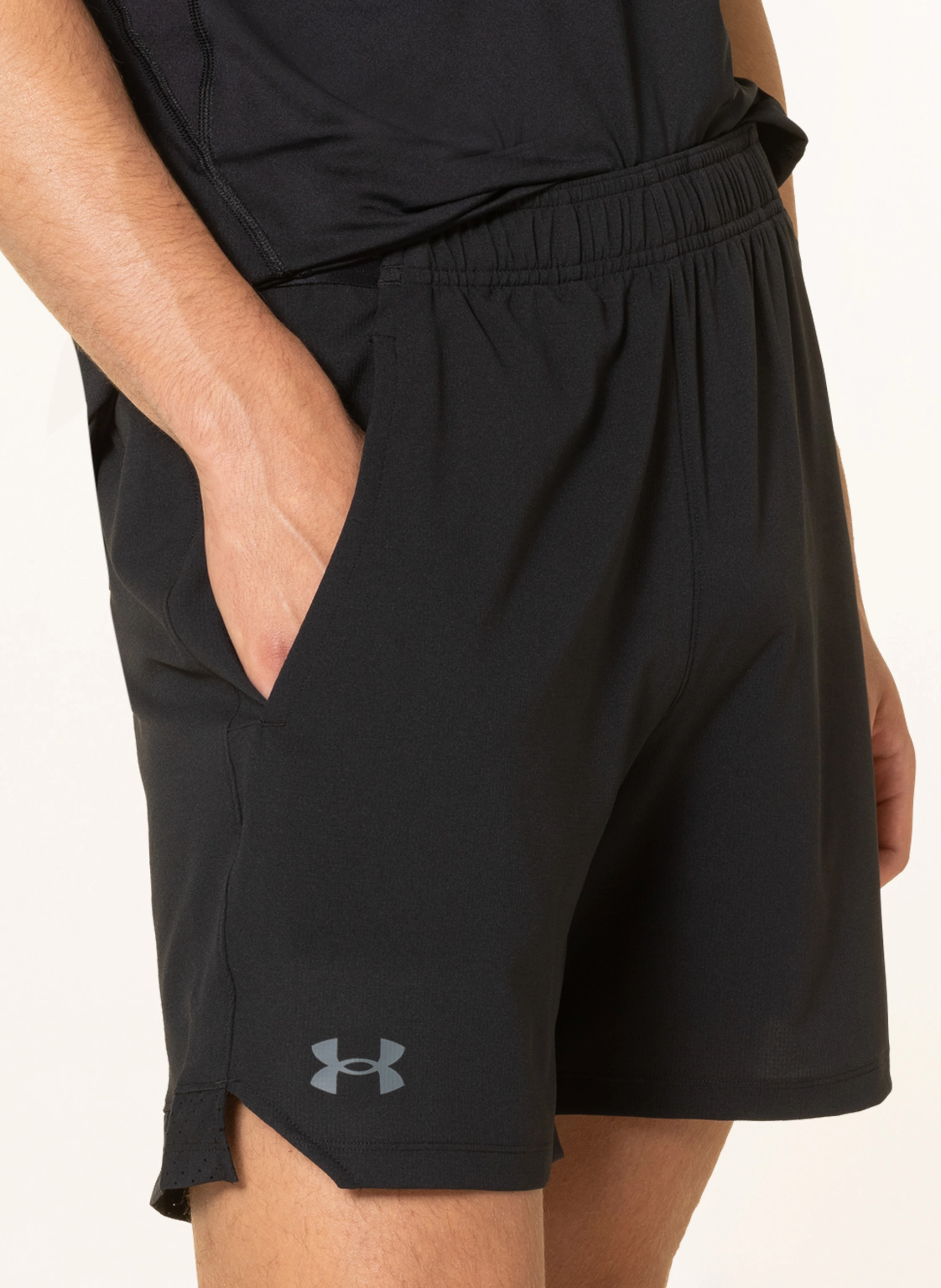 UNDER ARMOUR Trainingsshorts VANISH mit Mesh