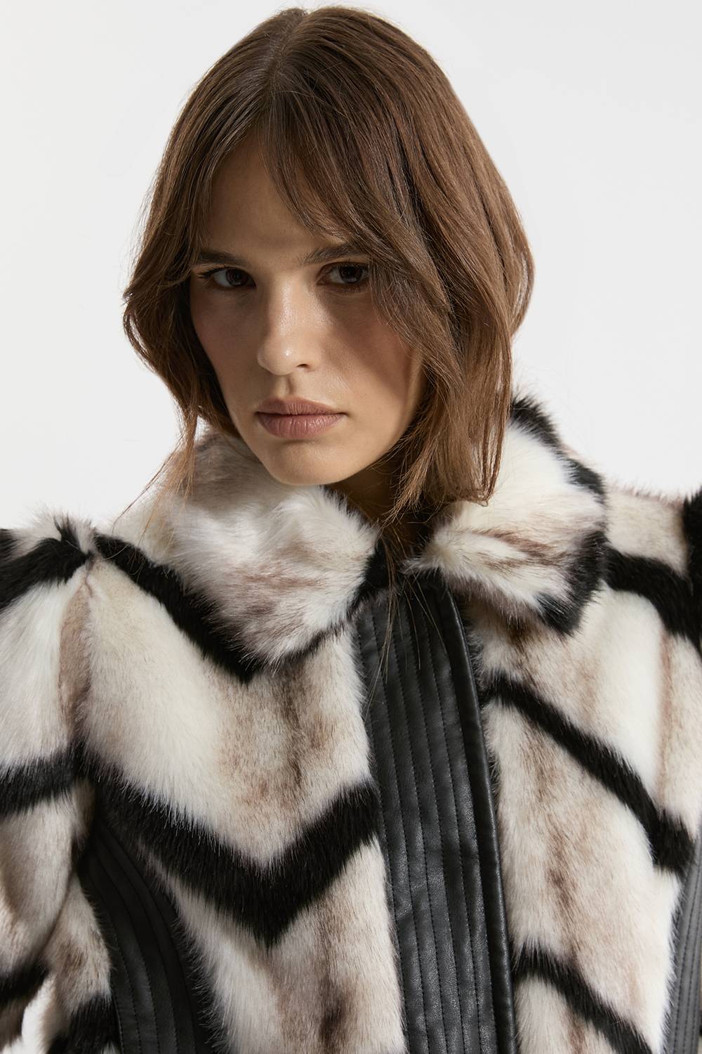 KarenMillen Veste Courte Ceinturée à Panneaux Rayés en synthétique et synthétiquecuir