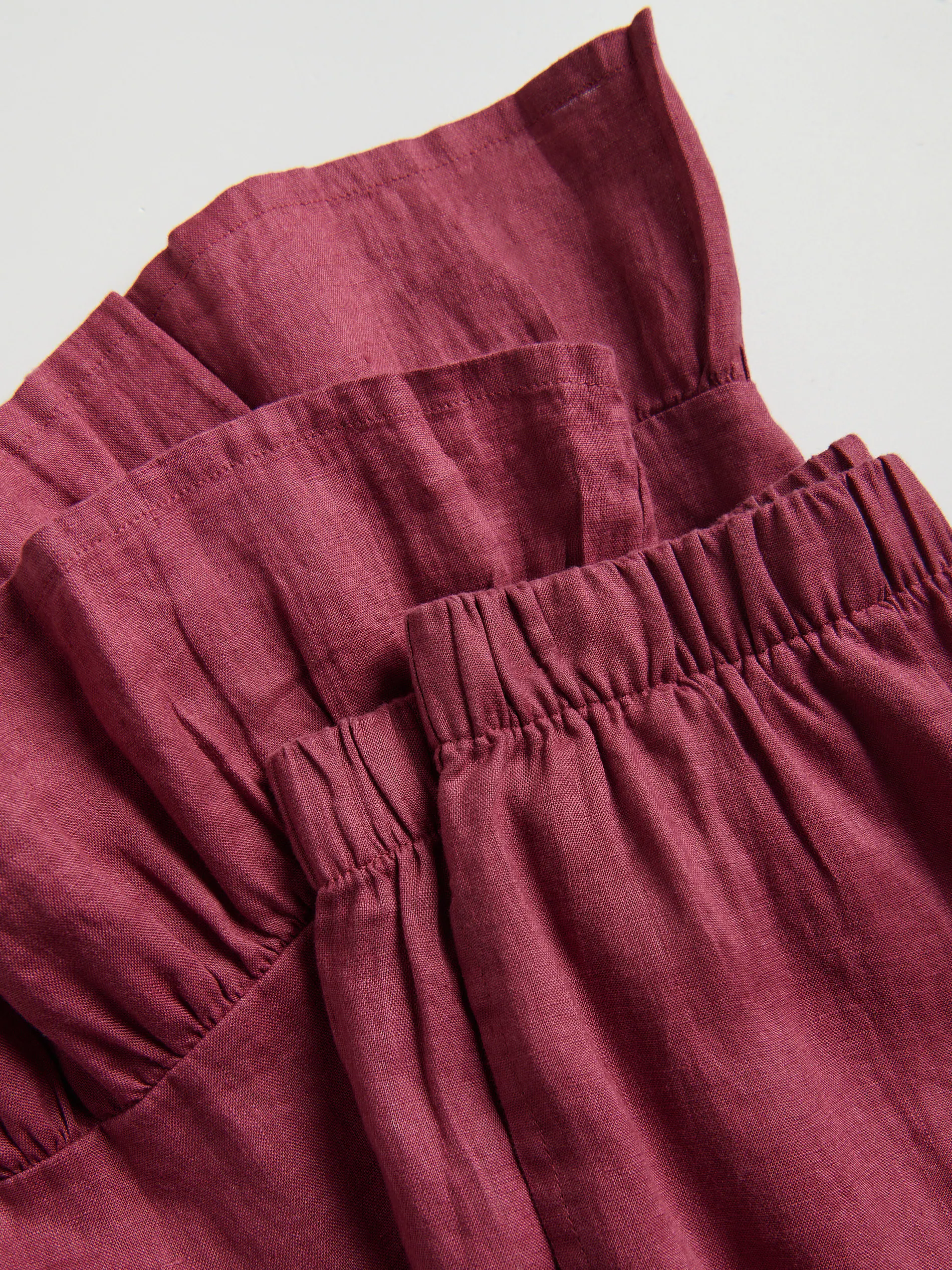 Leinenhose mit Rüschen